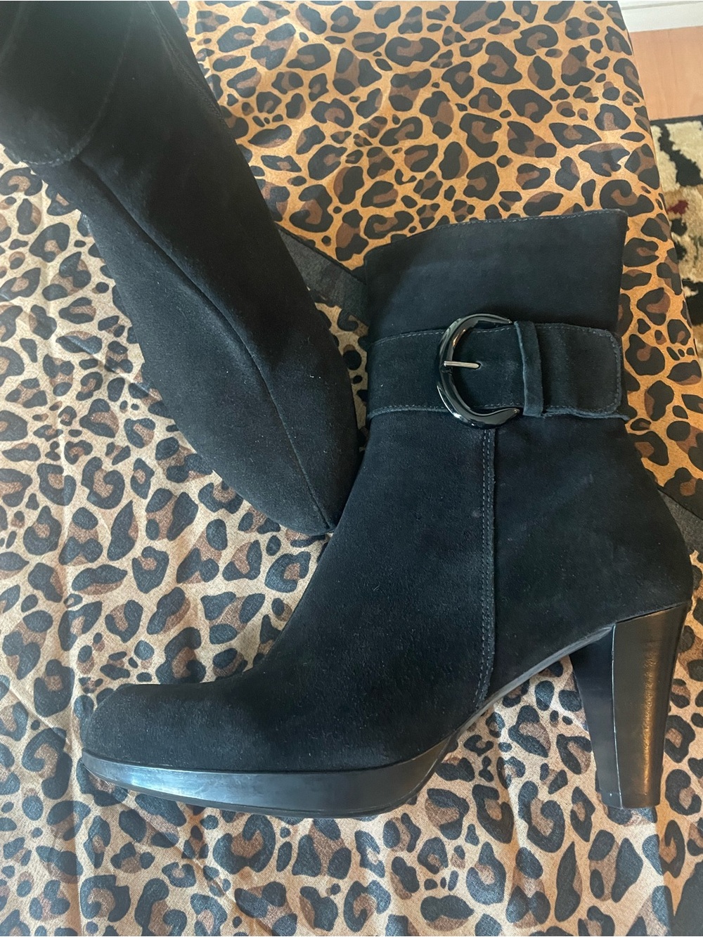 La CANADIENNE Black Suede Boots